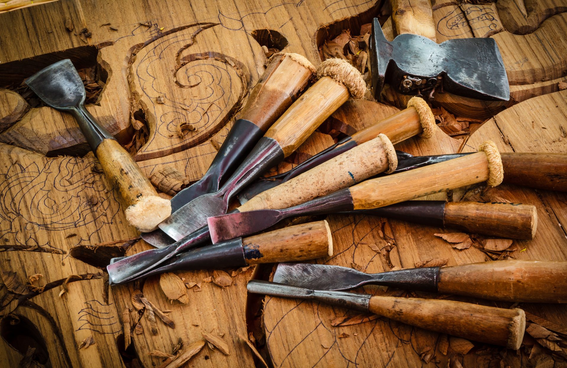 WHAT IS MILLWORK? YOUR TOTAL GUIDE TO TRADITIONAL AND MODERN MILLWORK Myers