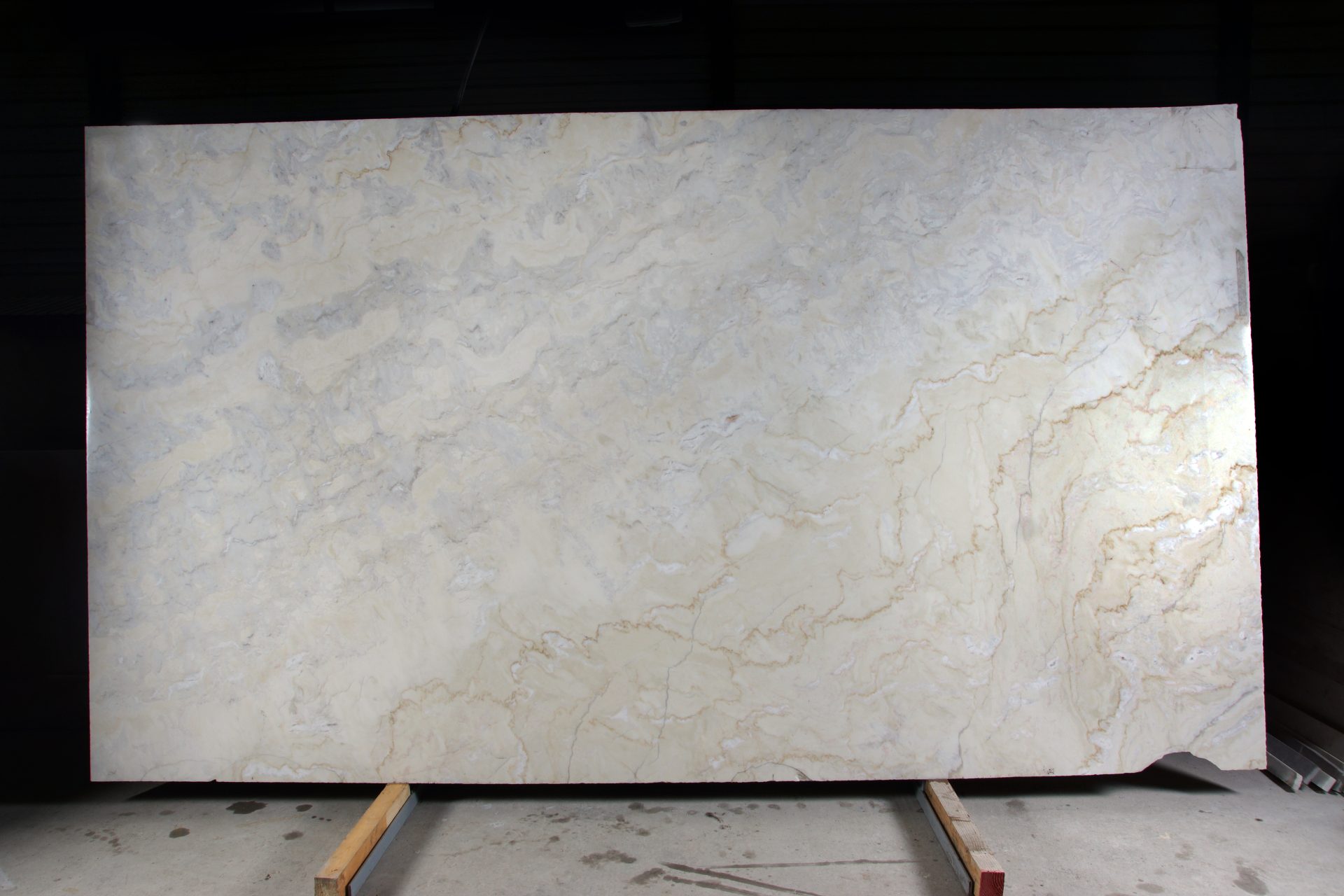 Are Quartzite Countertops Better Than Quartz? Your Total Guide 2021